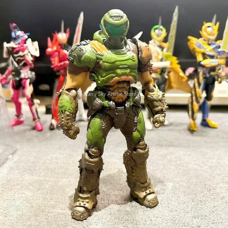Doom Slayer コレクションフィギュア 2体 セット s-l400.jpg