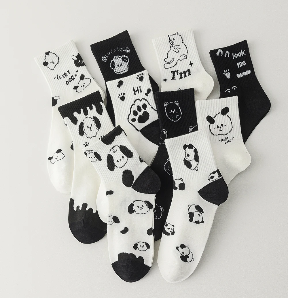 

5 Pairs Cute Cartoon Cotton Socks For Women, Animals, Dogs, Cats, Pandas, Black White Graffiti Illustrations Socks, Student Sock