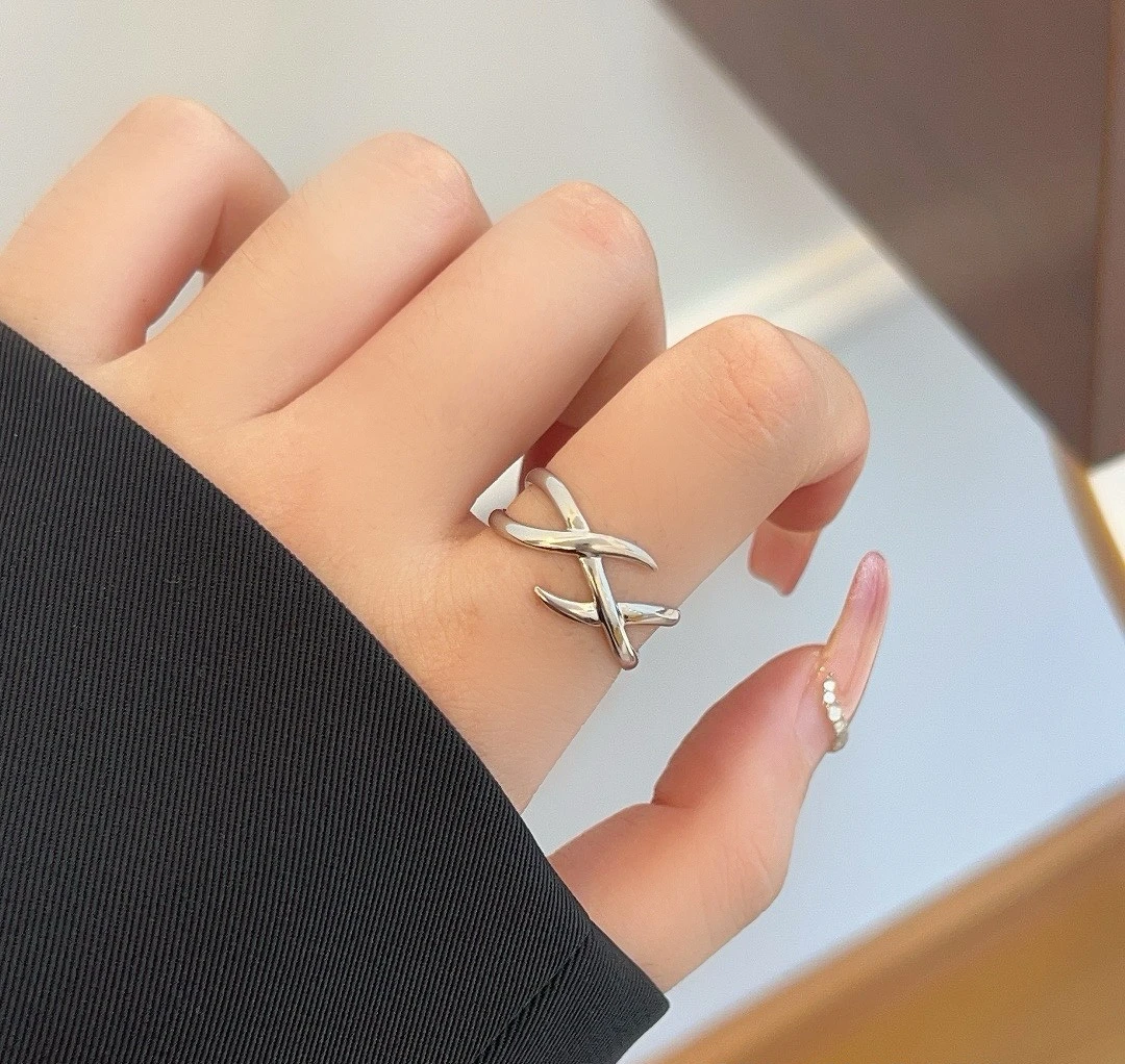 New stainless steel light luxury style Fishbone cross line ring adjustable mouth vintage vacuum electroplating ring for women 3