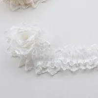 ⁦شريط دانتيل أبيض مطوي 1 ياردة – كشكش تطريز للملابس والإكسسوارات ✨🧵.⁩ - الصورة ⁦5⁩
