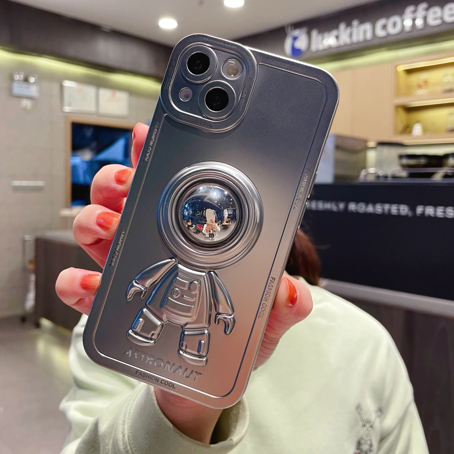 قاب آیفون آسترونات سه بعدی 8 S13cc5b3cc0a34ff1a5889585551b8b73o