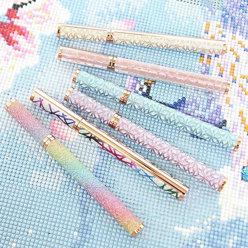 Diamond Painting Pen Nail Art Pens Diamond Painting Accessories 5D Glitter Diamond Sparkle Point Drill Pens Cross Stitch Embroidery Diamond Painting Pen DIY Craft Nail Art Painting