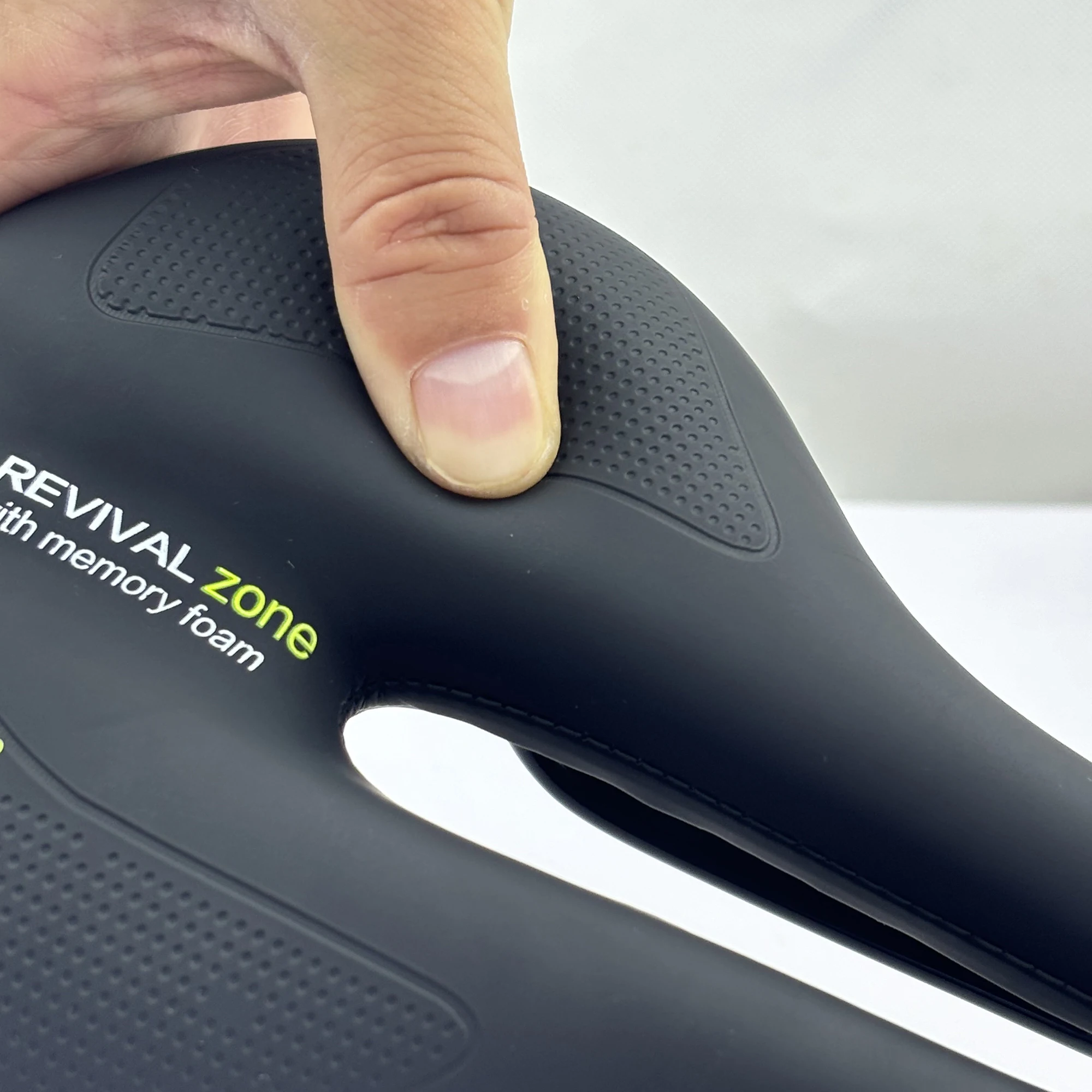 Road Bike Saddle Ultralight Wave Seat for Men Soft Comfortable MTB Bike Seat Cycling Parts