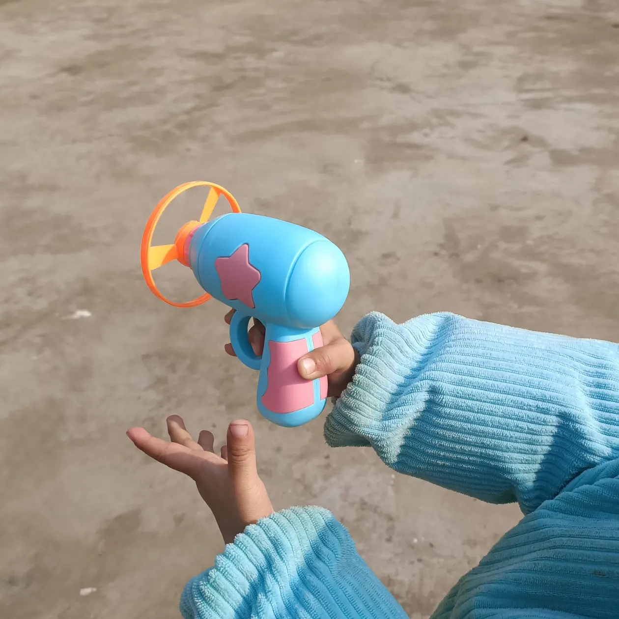 Flying Bamboo Dragonfly Flying Saucer Gun Cats Interactive Toys