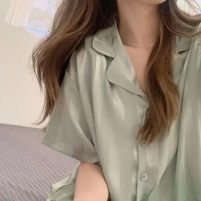 

Летняя женская ночная Пижама на пуговицах, костюм с отложным воротником 2023, атласная пижама с шортами, комплекты из двух предметов, домашняя одежда в полоску