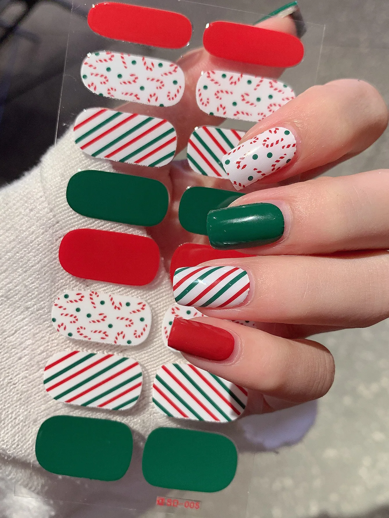 16Tips Christmas Gel Nail Stickers Durable Materials Nail Decal Not Easy To Fall Off Popular Art