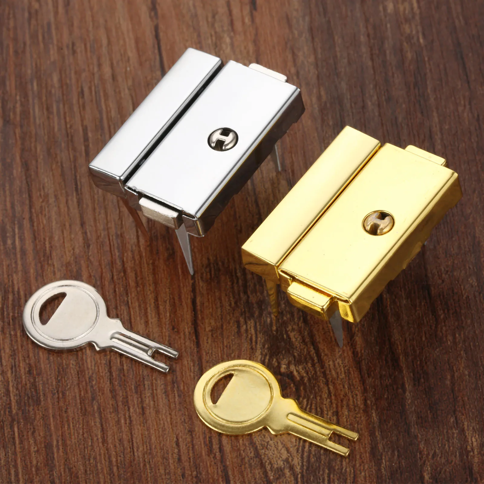 Box Hasps Zinc Alloy Lock Toggle Catch Latches for Jewelry Suitcase Buckle Clip Clasp Vintage Hardware Silver 33*25mm 1PC