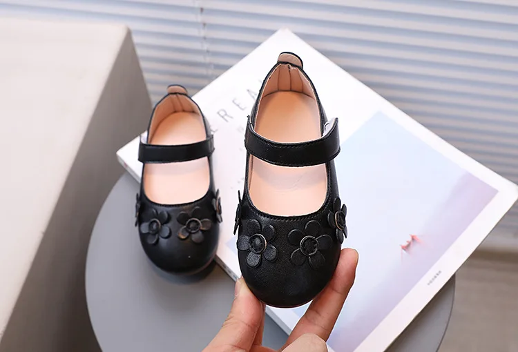 Retro-Lederschuhe im britischen Stil für Kinder und Mädchen, rutschfeste, weiche Sohle, lässige Lederschuhe für Babys, Prinzessin, elegante Blumenschuhe – Detail 5