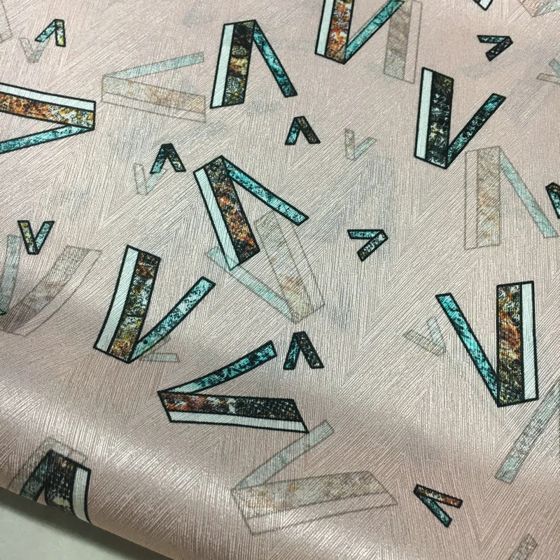 

Fashion Brand Herringbone Pattern Stretch Heavyweight Silk Satin Light Foundation V Letter Printed Silk Fabric Character Cloth