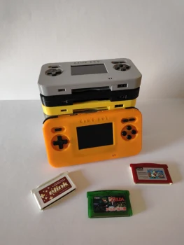 Console di gioco retrò dal design colorato da NDS a GBA