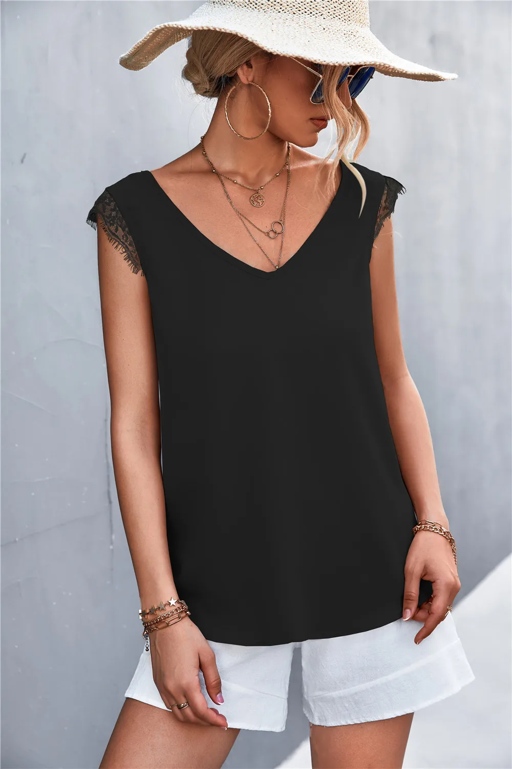 

Summer T-Shirts for Women Solid Color Lace Sexy V-Neck Backless Casual Loose Beach Style Holiday Patchwork Femme Blouse C3727