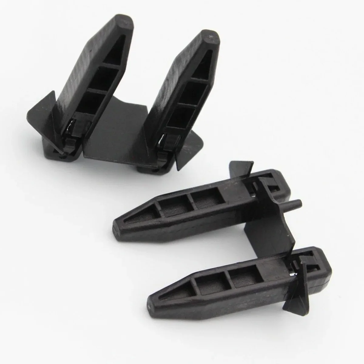 2pcs Car Trucks Retainer Clip For Toyota RAV4 2001-05 Front Fender Parts Black Front Bumper Upper Panel Retainer Clip