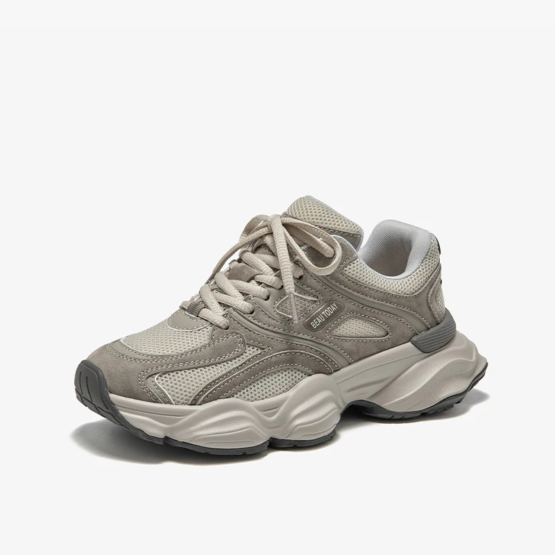 حذاء رياضي نسائي شبكي