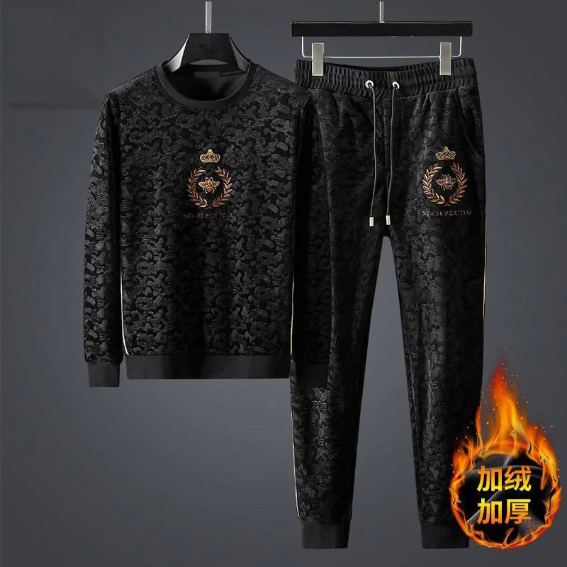 

Luxury brand 2023 Premium Velvet Casual Suit Men's Large Bee Embroidered Sweater, a set of plush thick sports winter clothes