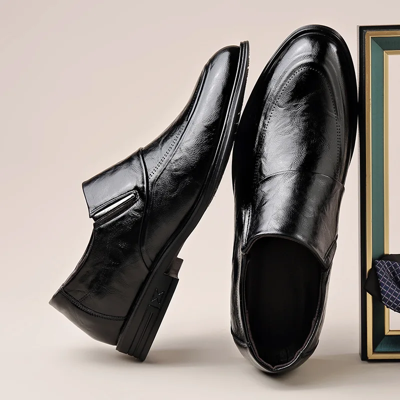 Men's Casual Professional  Leather Shoes, Large Size 35-44 Fashionable Leather Shoes