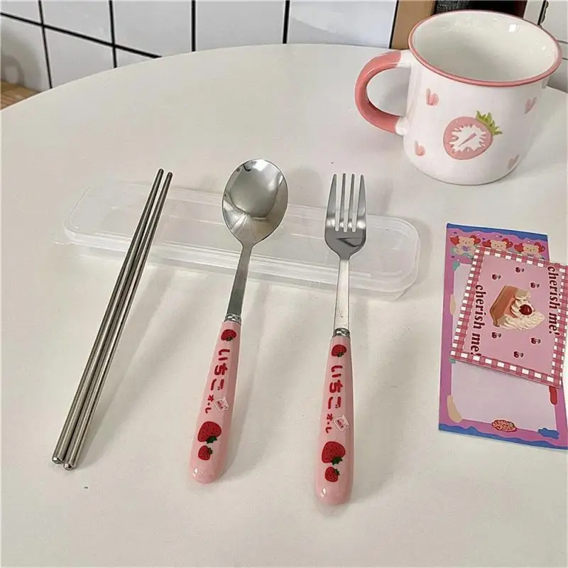 Portable Cutlery Set Dinnerware Strawberry Stainless Steel Knife Fork Spoon Travel Flatware With Box 3/2/1pcs,picnic cutlery set,western style cutlery set,picnic tableware,camping cutlery set,stainless steel cutlery set,cutlery set,wooden cutlery set,ceramic dinnerware set