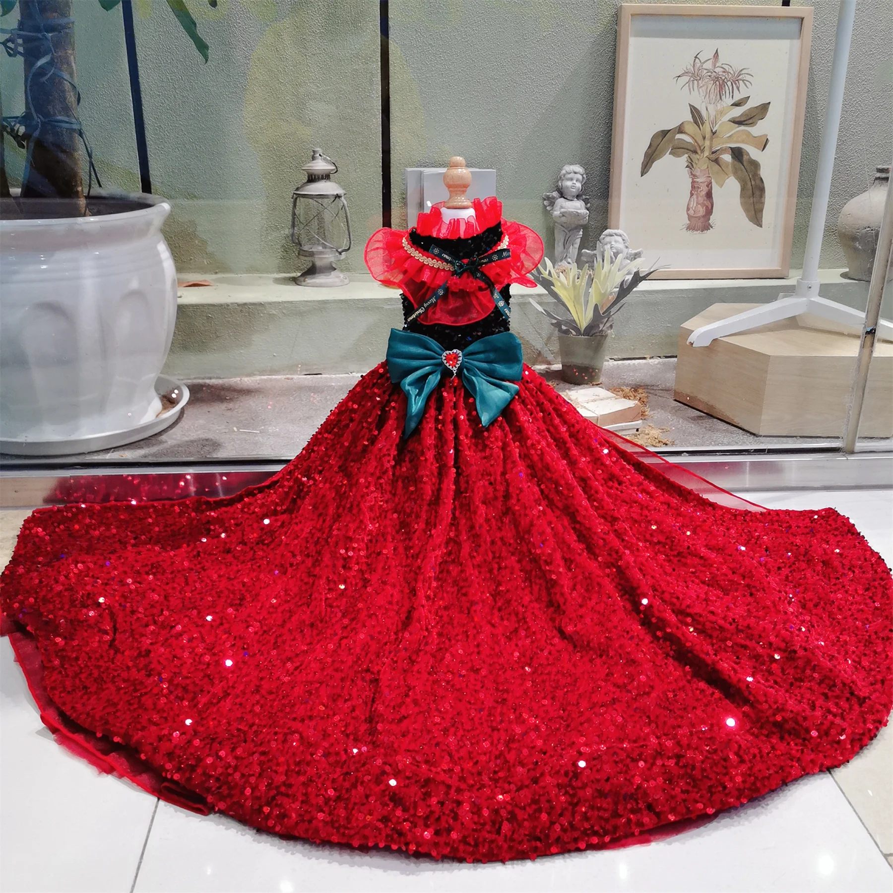 

Luxury Shining Red Sequin Long Tail Princess Party Dresses For Small Medium Dog Handmade High-end Pet Dog Clothes Puppy Outfits