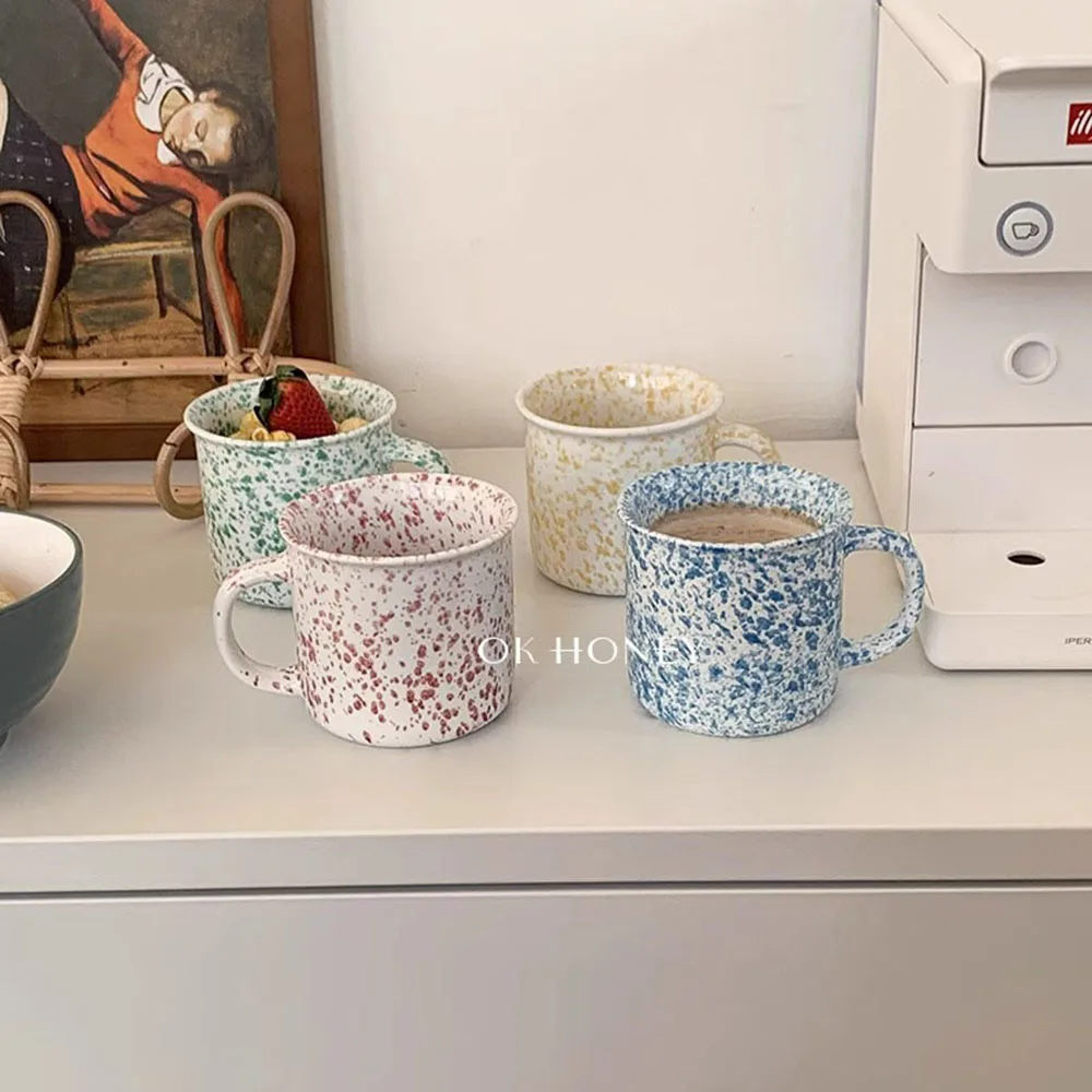 كوب قهوة الإفطار على الطراز الكلاسيكي