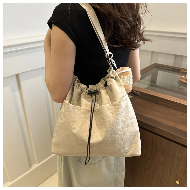2024 New Large-capacity Waterproof Nylon Cloth Drawstring Pleated Shoulder Bag Travel Leisure Crossbody Bucket Bag