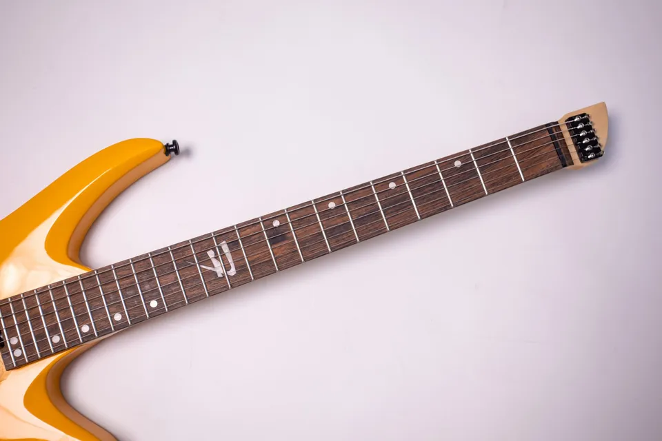 黄色のヘッドレスエレキギター,6弦,カスタマイズ可能,工場から