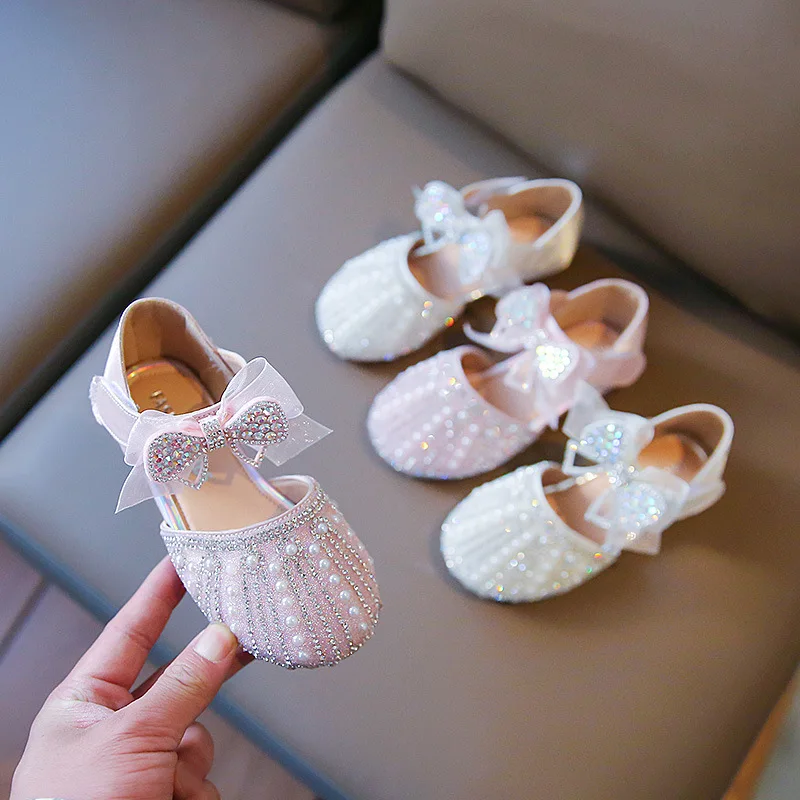

2024 New Summer Girls Princess for Party Performance Pearl Soft Sole Water Diamond Children Shoes Girls Sweet Comfortable Flats