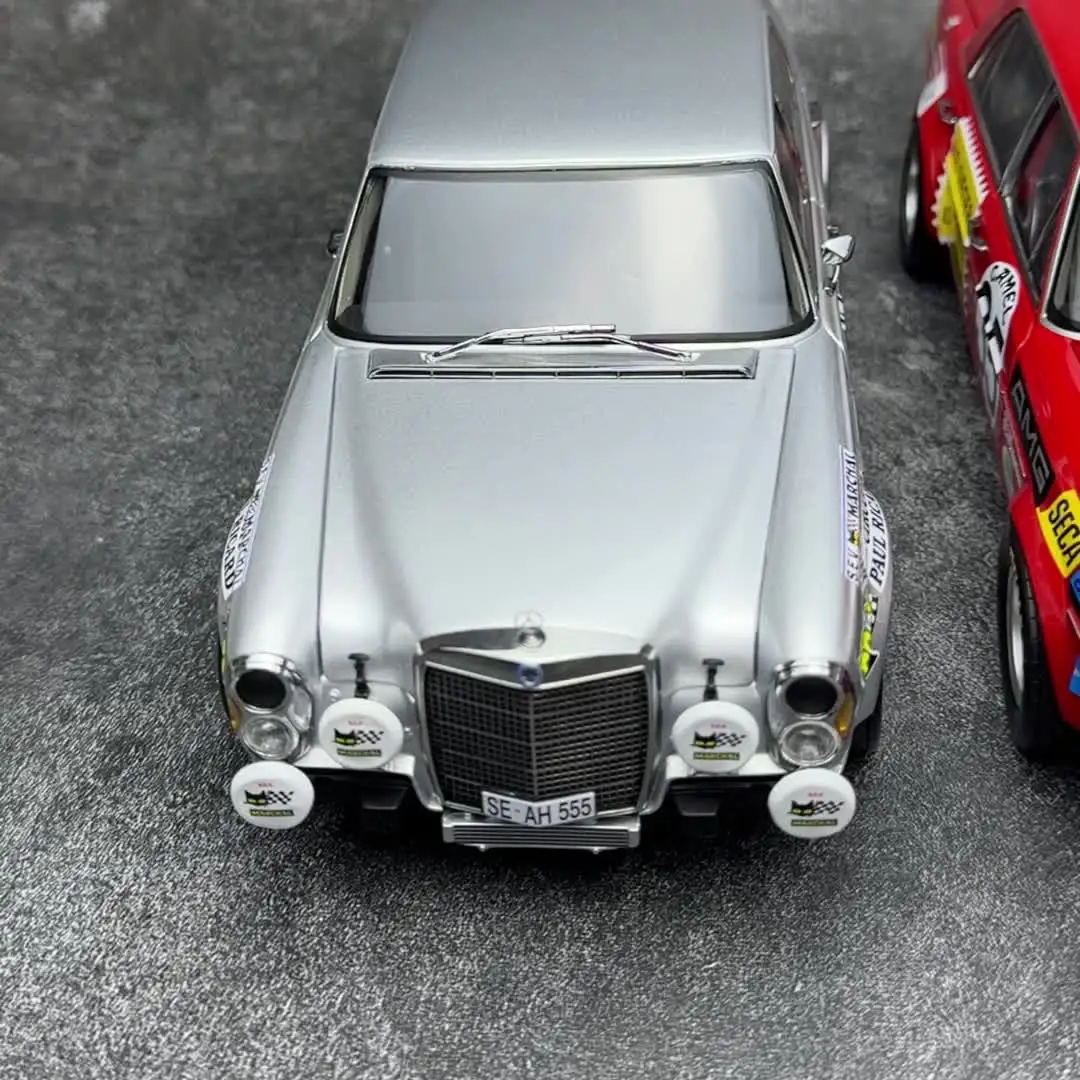 MINICHAMPS CLDC Diecast model 1:18 300SEL 6.8-1971 Classic