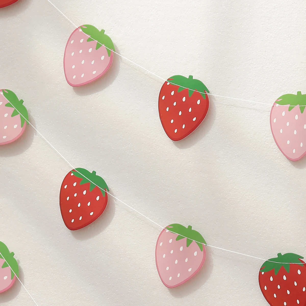 Party decorations Fruit strawberry and flower flag-raising party decoration arrangement 1 set 1 piece