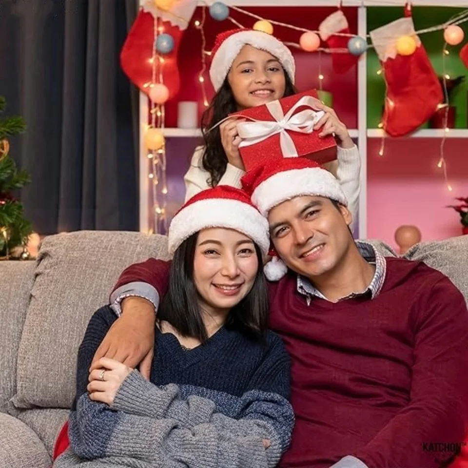 Chapeaux De Père Noël Sur Des Planches En Bois Bleu | Photo Gratuite