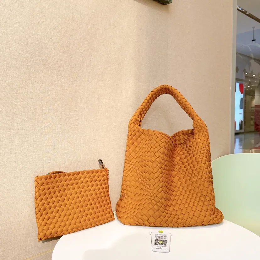 2024 Korean Net Red Retro Woven Bag Large Capacity Tote Bag Armpit Bag Single Shoulder Bag for Women 2024 new women s bag high quality vintage woven bag single shoulder underarm bag carrying large capacity fashion tote bag