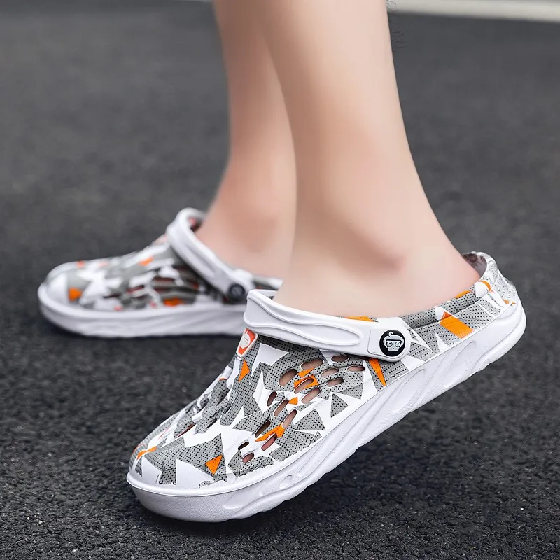 Men Sandals Outdoor Summer Beach Slippers Soft Bottom Hollow Garden Clogs Shoes Big Size Sports Slippers