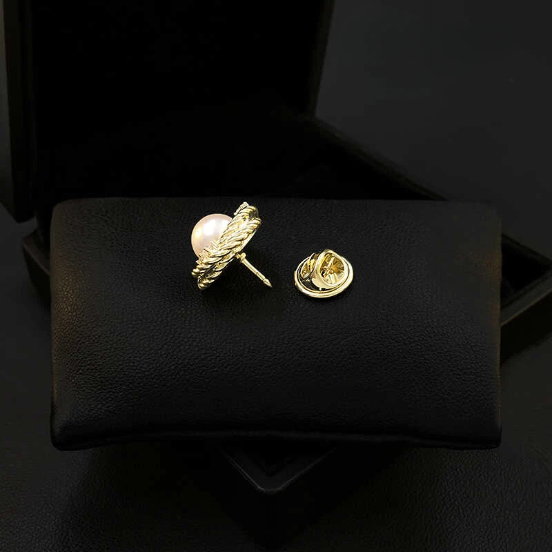 Unique Design Small Brooch Women Suit Lapel Pin Skirt Shirt Collar Anti-Exposure Buckle Fixed Gadget Pearl Jewelry Ornament 5609