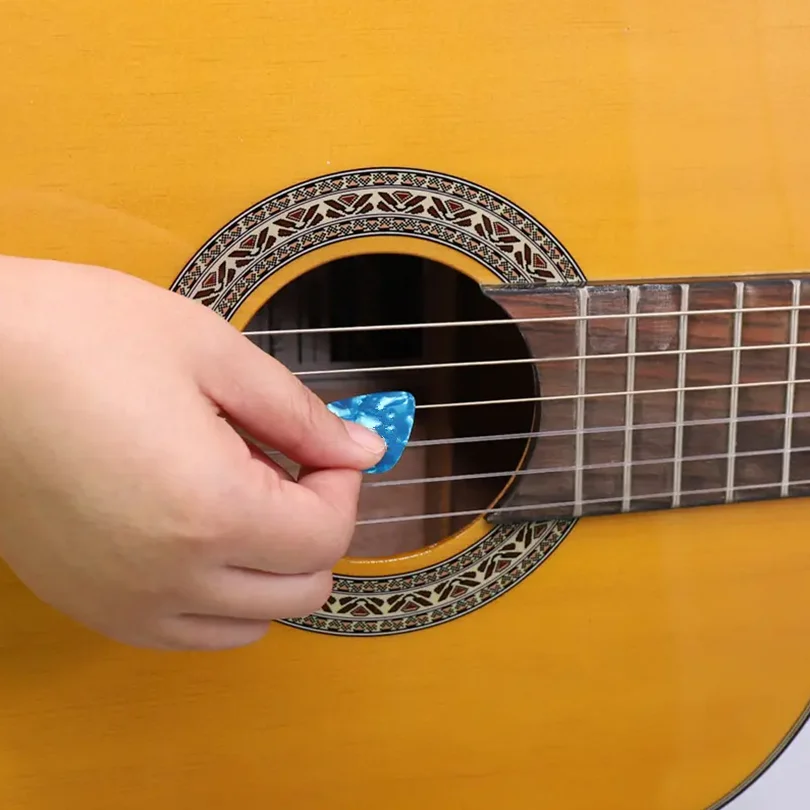 Gitarrenplektrumhalter aus schwarzem Kunststoff zum Aufkleben für Akustik-Ukulele/Gitarre/Bass mit selbstklebender Rückseite, praktische Platzierung von Plektren – Detail 6