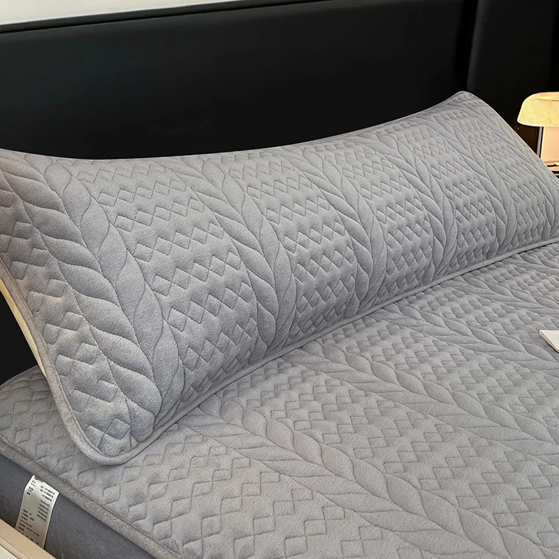 1 piece of light luxury solid color diamond-shaped plush pillowcase, couple long pillowcase (without core), comfortable bedding 2