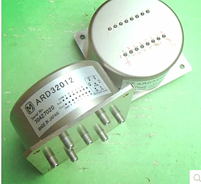 

Микроволновый коаксиальный переключатель ARD32012 18 ГГц 12 в SMA RF