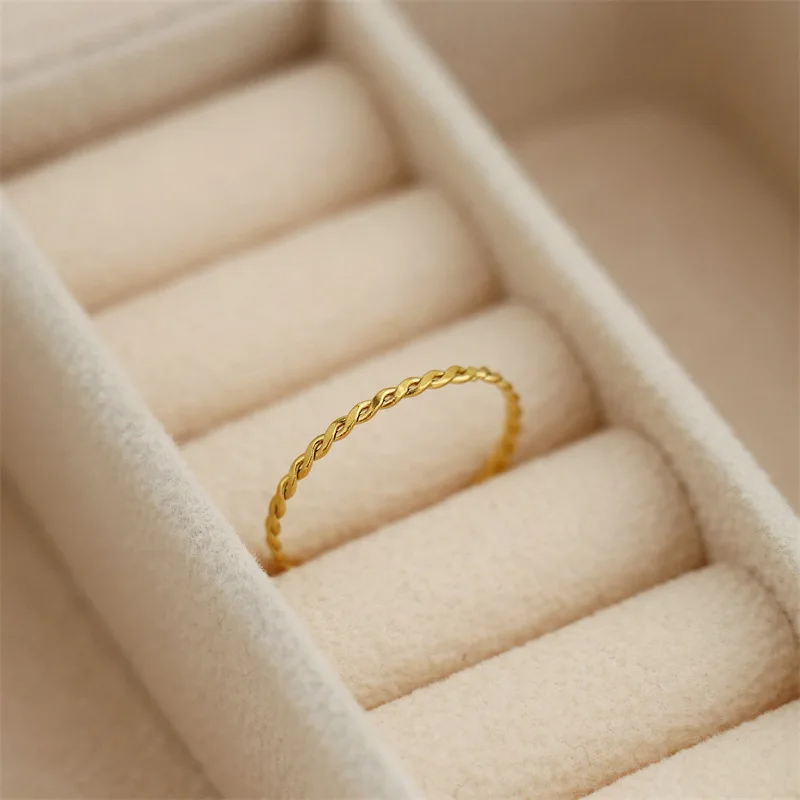 High Quality Stainless Steel 18K Gold Plated 1mm Thin Overlapping Curve Rings Small Plaid Stacking Ring Fashion Jewelry Fadeless