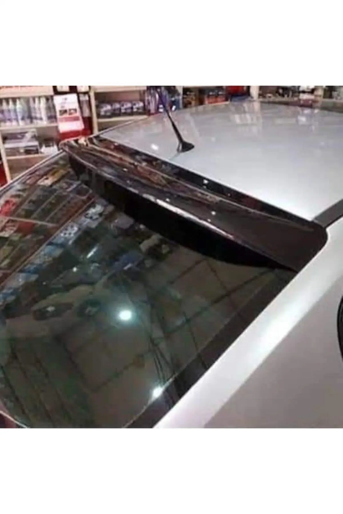 

Renault Megane 2 Compatible Window Spoiler