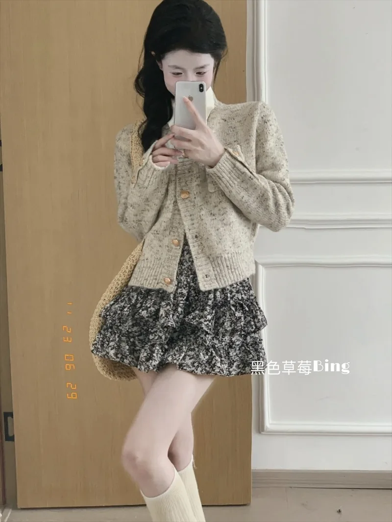 

Женский вязаный кардиган с цветочной юбкой, мягкий облегающий костюм из двух предметов с круглым вырезом и приталенной эластичной юбкой из овчины во французском стиле на осень