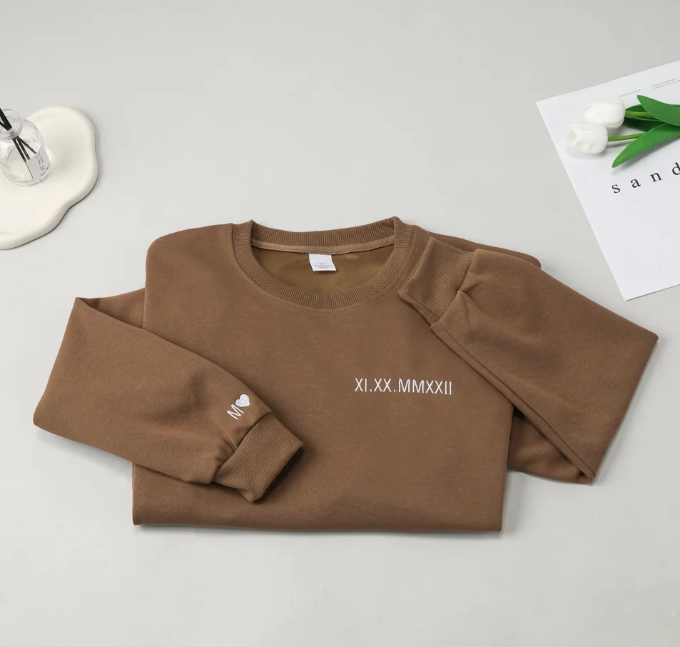 Felpe con Cappuccio con Numeri Romani Ricamati, Personalizzate e Abbinate per Coppie - Regalo di Anniversario e Compleanno