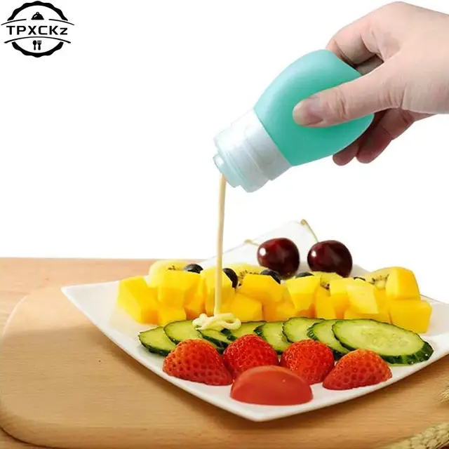 식용 등급 실리콘으로 만들어진 소스 병, 조미료를 손쉽게 짜낼 수 있는 조미료 짜기 병, 뛰어난 밀봉 기능과 붕대로 컵 커버가 단단히 연결되어 누출을 방지