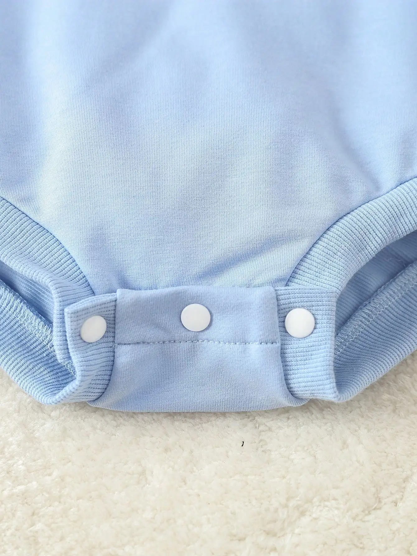 Рисунок 6 - Детский однотонный комбинезон для