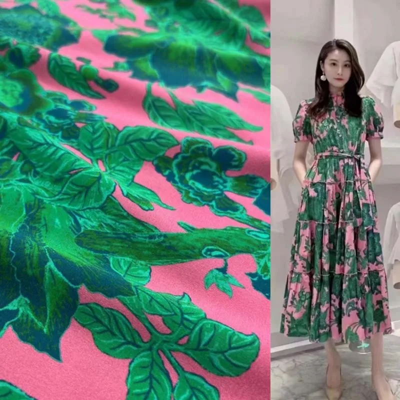 

Европейская брендовая Красивая розово-красная нижняя зеленая Цветочная шелковая стрейчевая ткань крепдешин материал для летнего платья Рубашка шелковая ткань