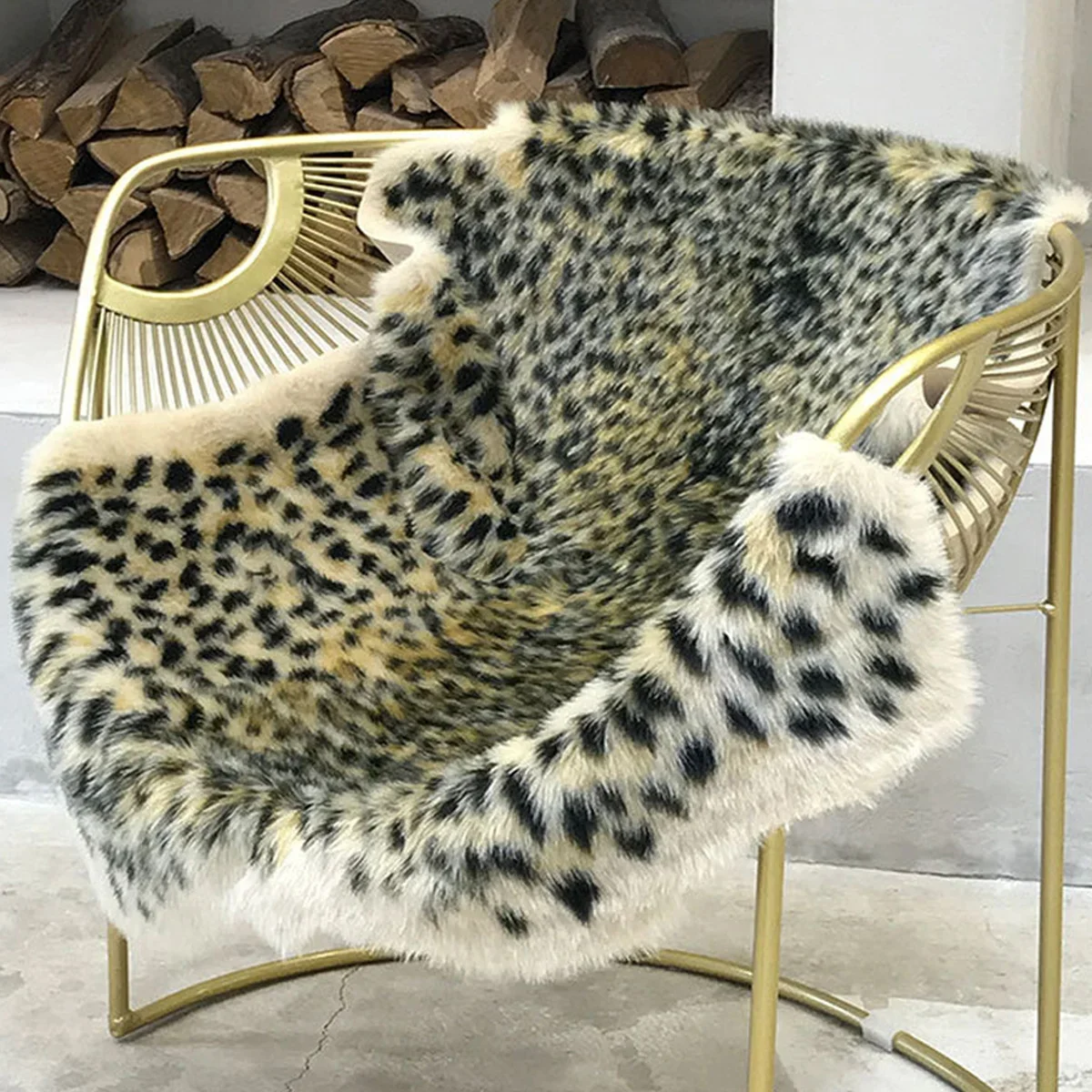 Shaggy Rugs Leopard Print Rug Faux Cowhide Skin Carpet Anti-slip Animal Printed Furry Area Rug for Living Room Decor 90x110cm
