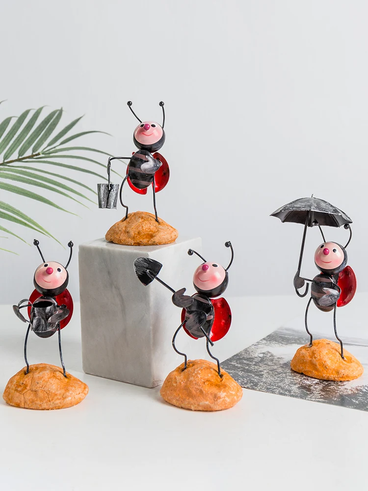 

Healing small ornaments, cute home decor, flower pot decorations, decompression tabletop objects, ant figurines desk decoration