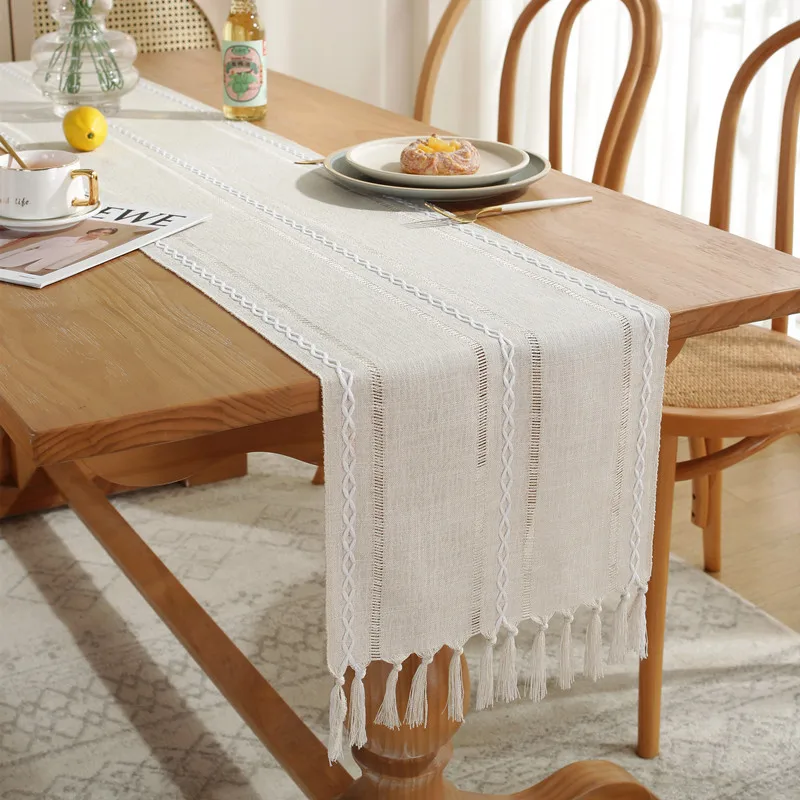 

Pastoral Hollow Flower Table Runner Mat Cutwork Tablecloth Rectangle Table Runners for Banquet Wedding Home Supplies 33x180cm
