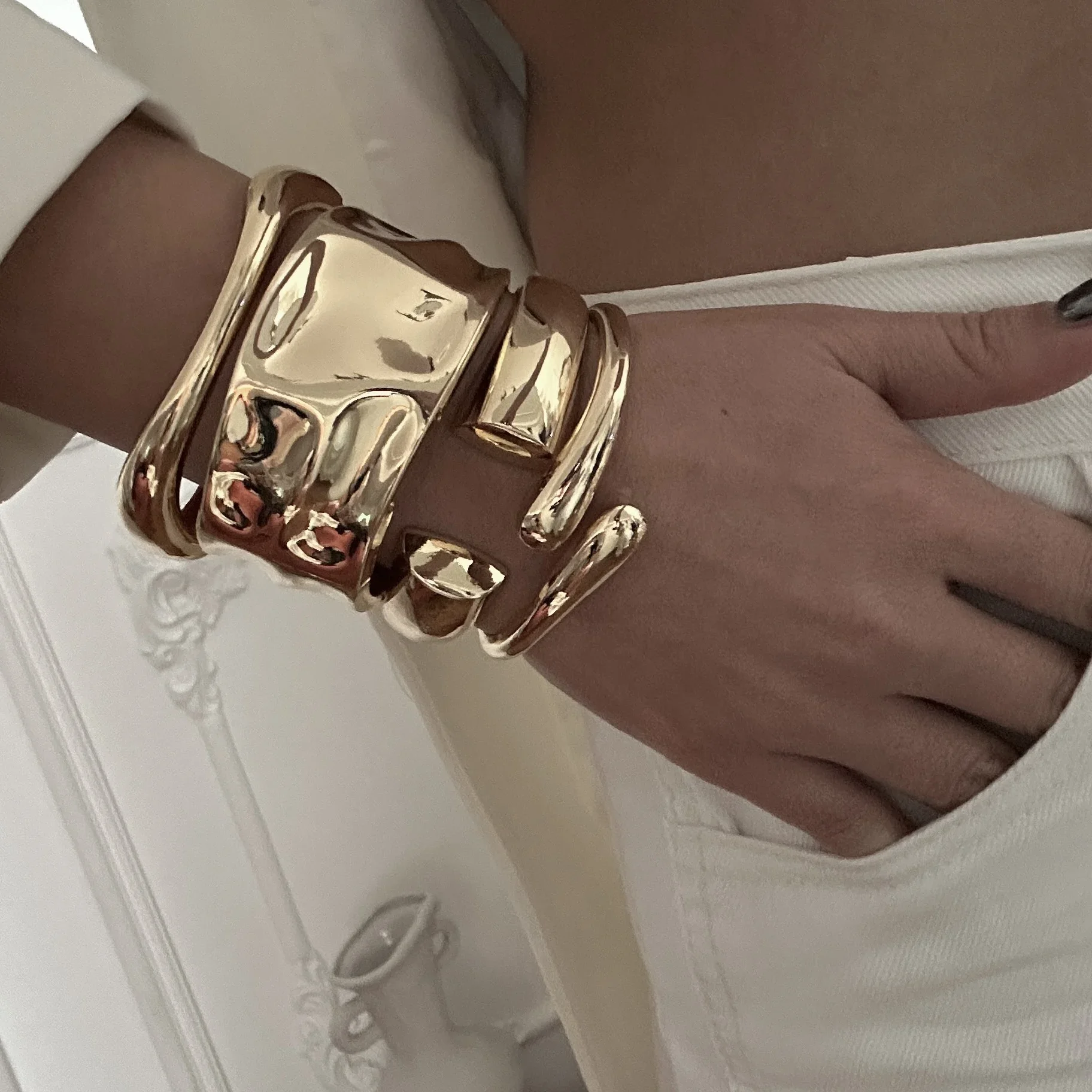 Hip Hop Punk Geometrische Breite Manschette Armreifen Für Frauen Luxus Gold Farbe Unregelmäßige Metall Armreifen Männer Übertrieben Hand Schmuck Geschenk – Detail 3