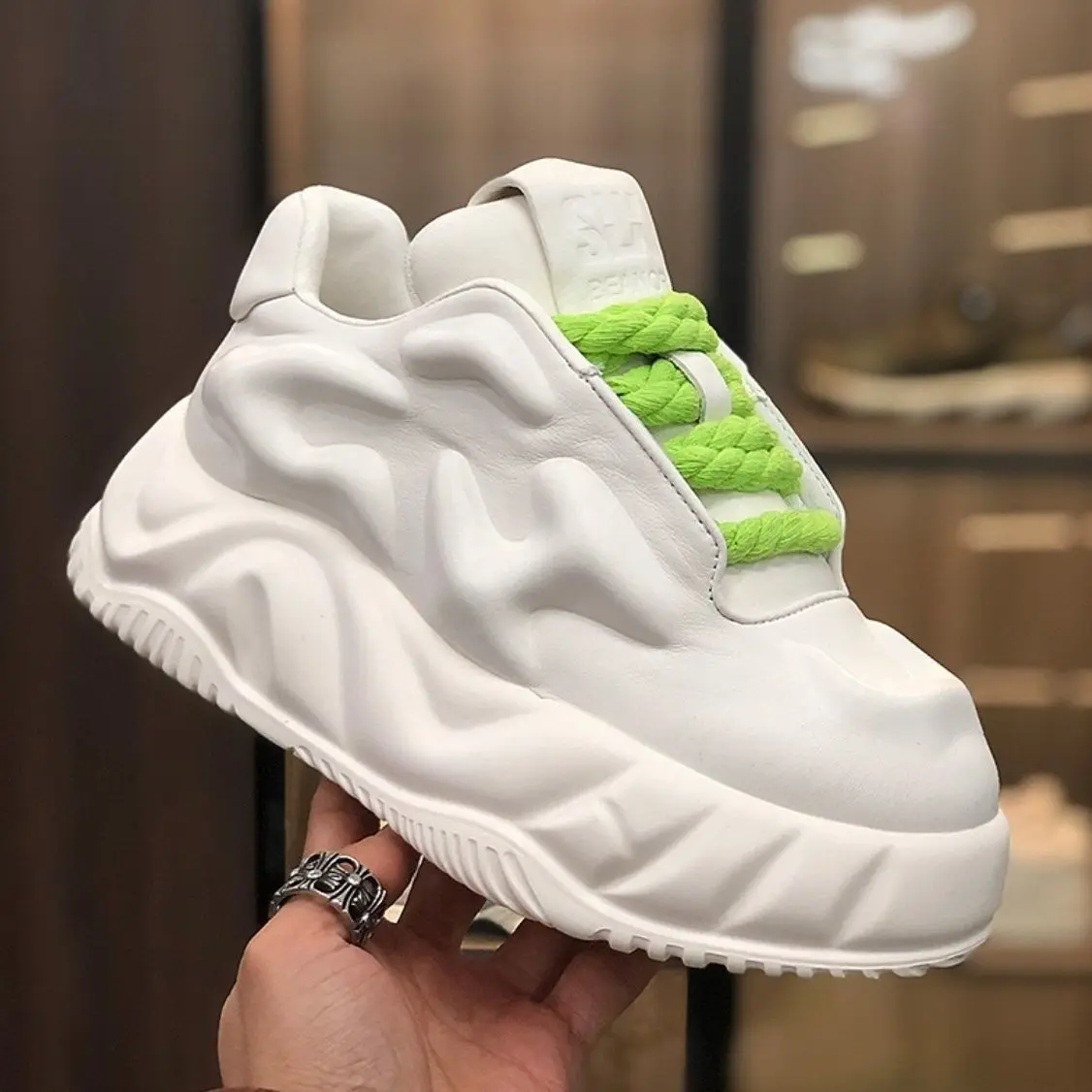 2024 New Thick Bottom Increased Ultra-Light Non-Slip Wear-Resistant Comfortable Bread Casual Sneakers Men 2