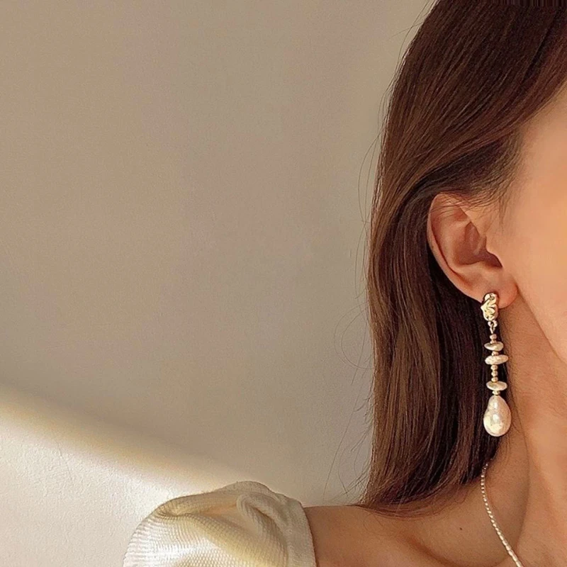 European and American Fashion Irregular Baroque Natural Freshwater Pearl Earrings Contracted Geometric Petals Stud earrings