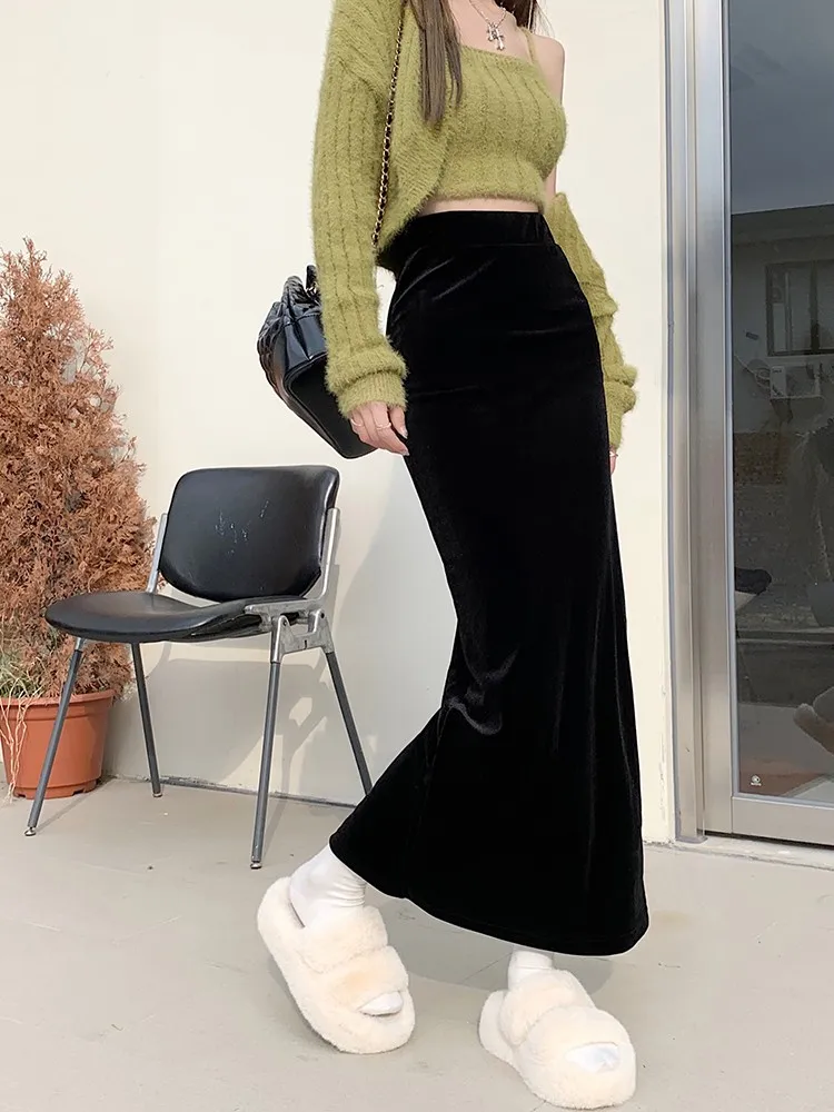 Black velvet skirt, Women's Fashion, Bottoms, Skirts on Carousell