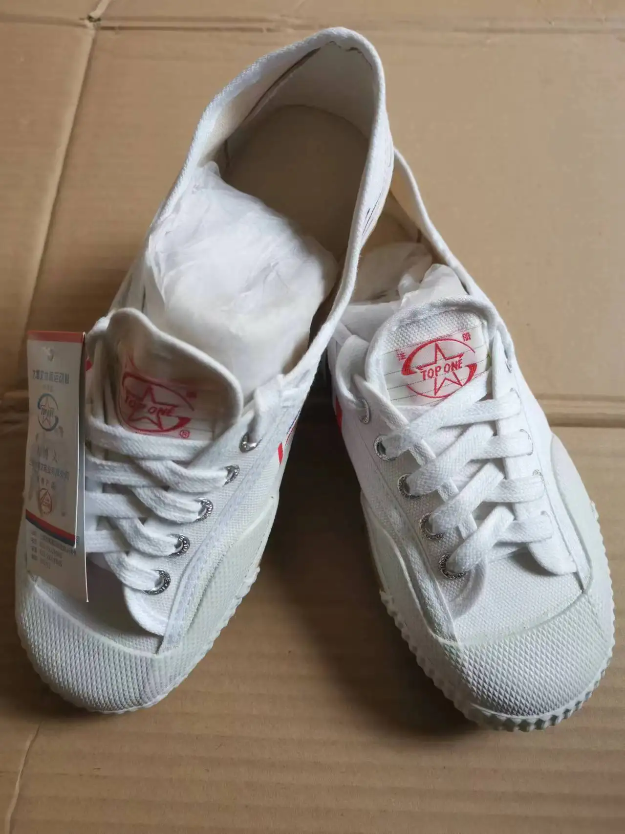 Casual Sports Shoes TOPONE Kung fu Shoes Trackand field Martial arts Tai chi Wushu Footwear Sports Training Sneakers Canvas Black and white