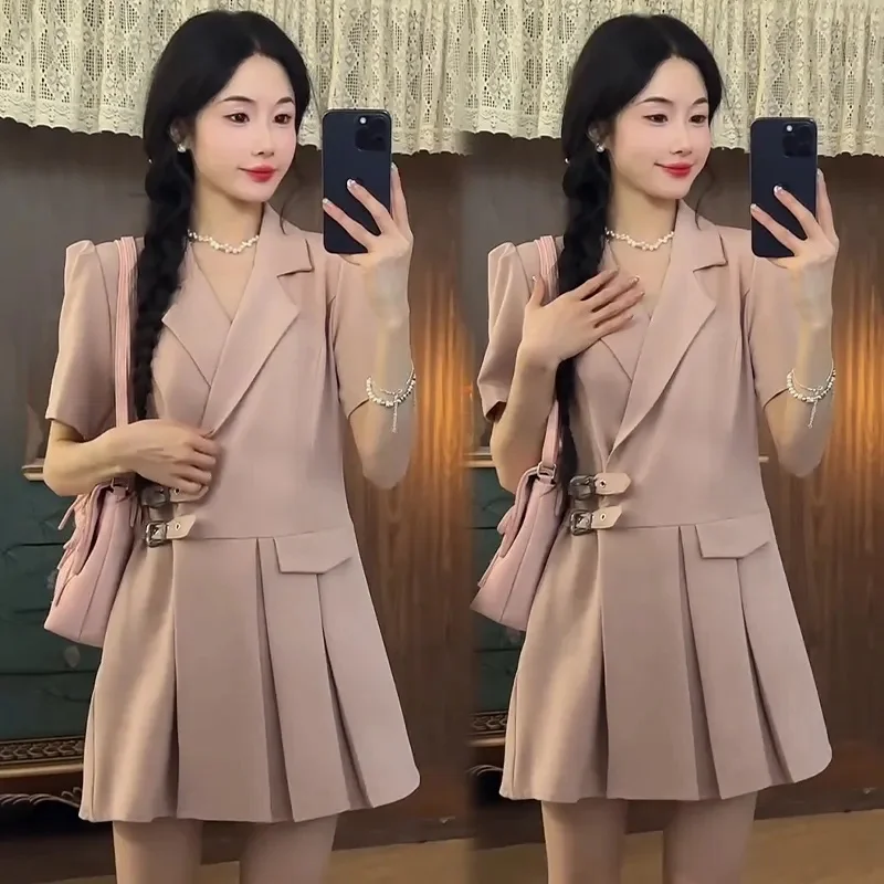 

Korean Version of High-end and Fashionable Pleated A-line Skirt 2024 Summer New suit Collar Waist Cinching Slimming Petite Dress